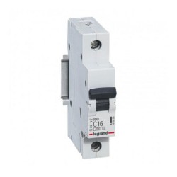 RX3 DISJ 1P C16 4500A